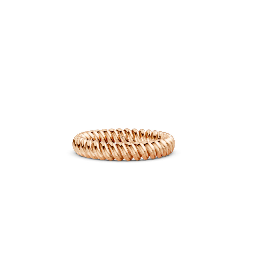 Rose - Gold ring close-up by Ekatra Jewels