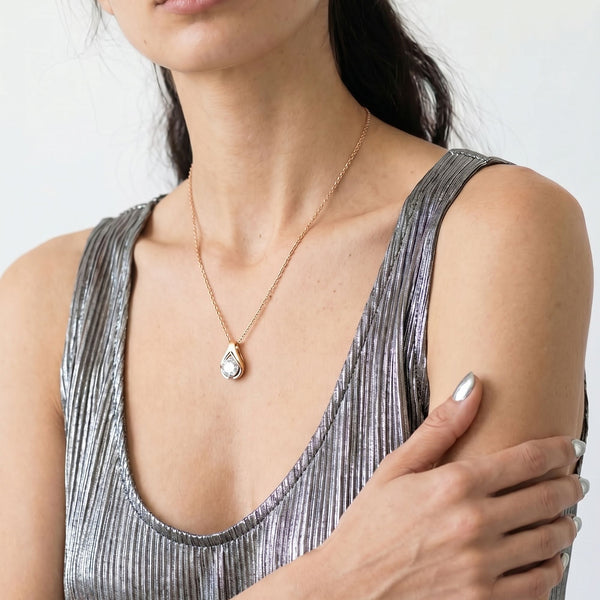 Diamond Diaries Gravity Glow Solitaire Pendant